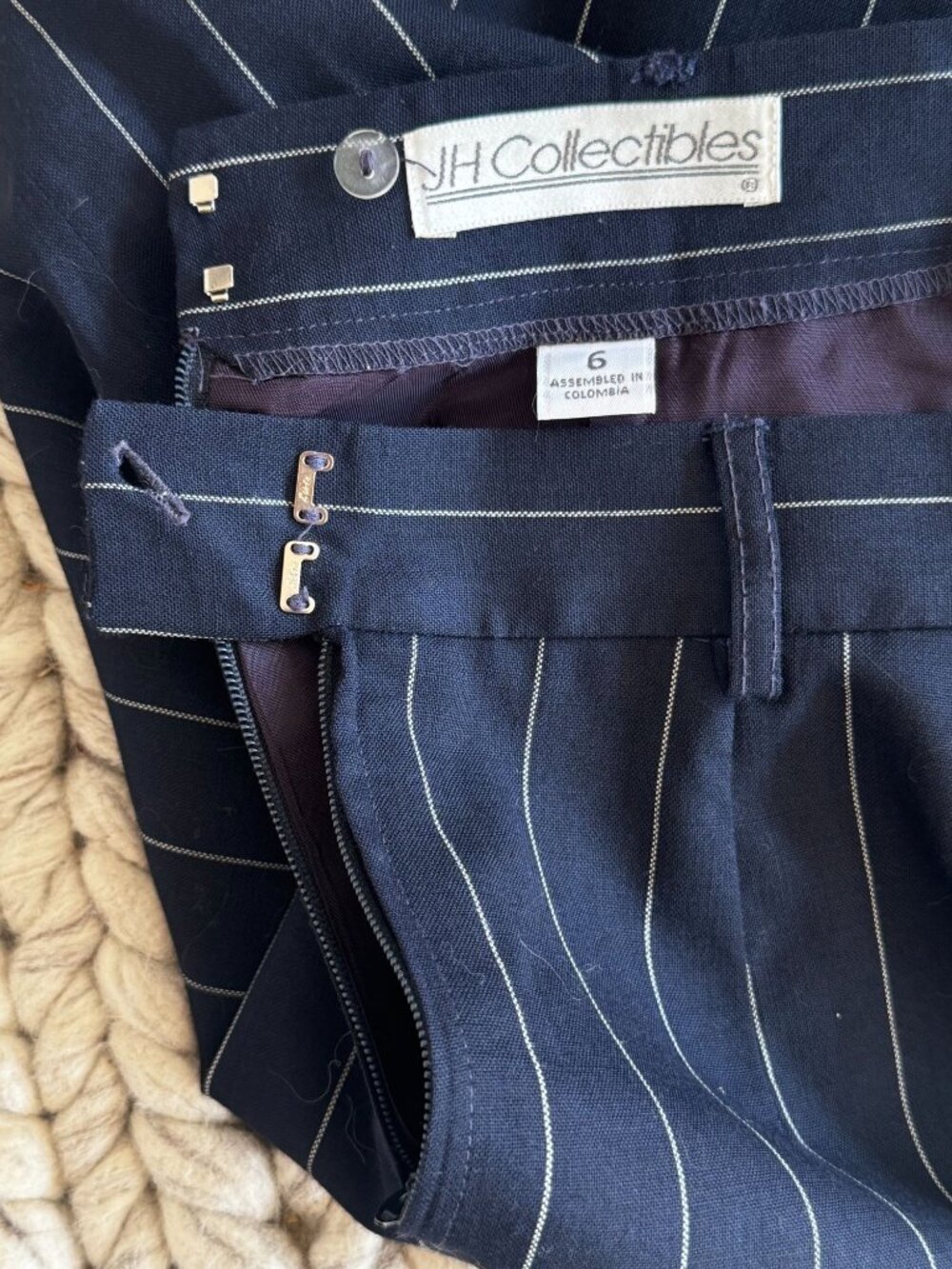 JH Collectibles Navy Pinstripe Two-Piece Skirt Suit Size 8 Made In Colombia Long - Picture 7 of 13